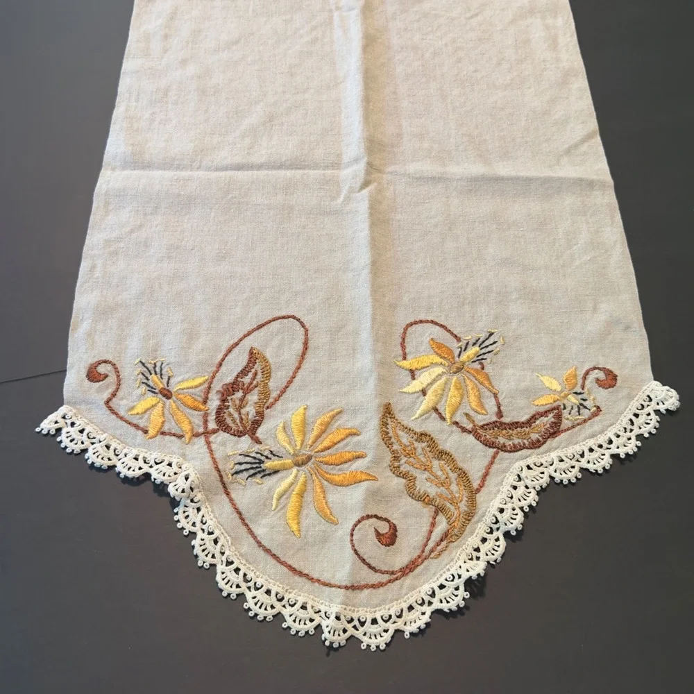Vintage Floral Embroidered Table Runner Beige Linen Crochet Lace Trim 46x16 Boho